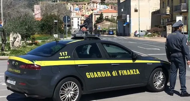 Sequestrata officina abusiva: circa 200 mila euro i ricavi non dichiarati