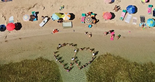 Tramariglio: educazione ambientale in spiaggia con 40 bambini