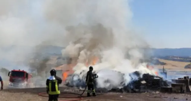 Incendi: fiamme a Berchidda e Setzu, elicotteri in azione