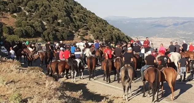 Bono. Grande successo per la 27ª edizione della passeggiata a cavallo