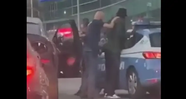 Il giocatore del Milan Bakayoko fermato e perquisito dalla polizia. IL VIDEO