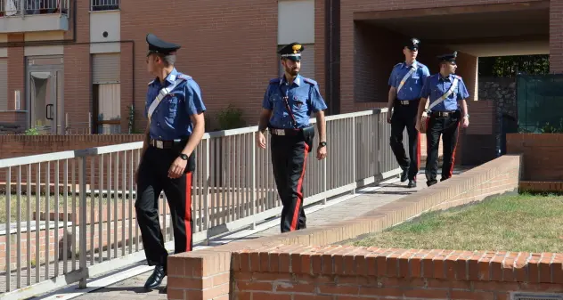 Siliqua. Minaccia la madre e colpisce il nonno, 19enne arrestato