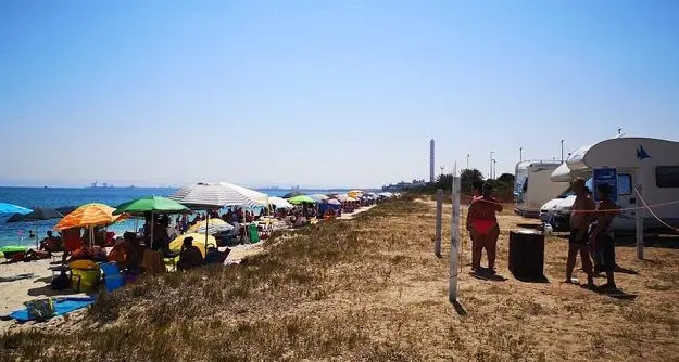 Platamona, gli agenti della Polizia Locale salvano un bambino