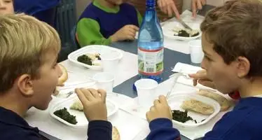 Cagliari. 8 bimbi intossicati dopo aver mangiato pesce a scuola