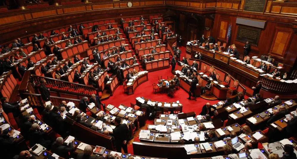 Camere sciolte, ma deputati e senatori non perderanno il diritto alla pensione