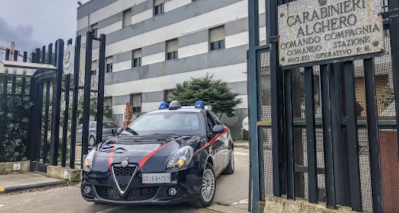 Alghero. Furti in spiaggia a Maria Pia: 28enne fermato dai carabinieri con il bottino