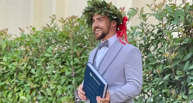 Valerio Scanu, laurea con la lode in Giurisprudenza: il messaggio sui social