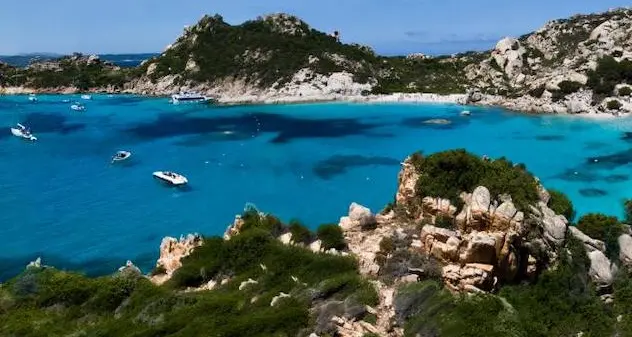 Turista di 23 anni annega a La Maddalena