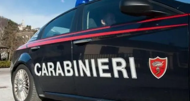 Scontro tra moto e auto sulla statale 126, grave un 30enne