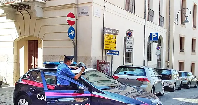 Topo d’auto in trappola dopo il furto su tre auto, i Carabinieri lo arrestano: ecco di chi si tratta