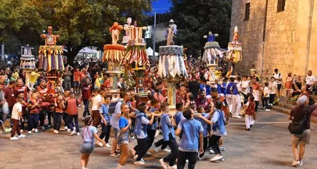 Sassari. Spara fuochi d’artificio tra la folla, denunciato