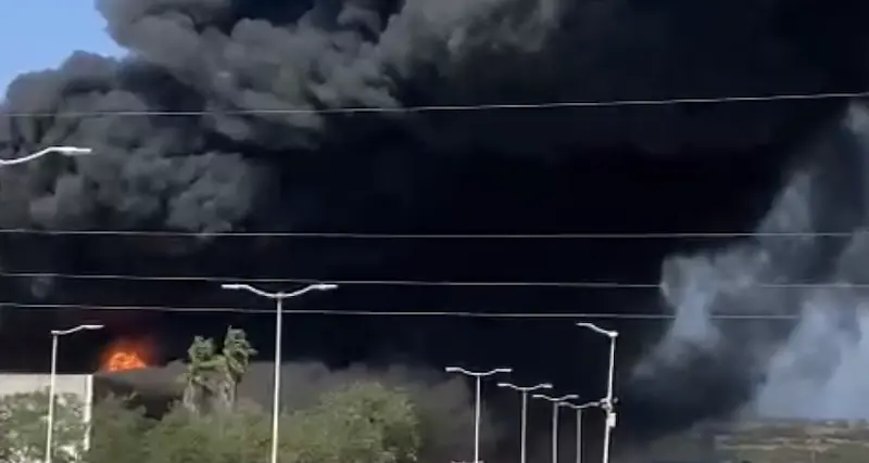 Sassari. Incendio in una ditta di rifiuti, anche un canadair in azione