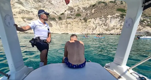 Cagliari. Turista in difficoltà in mare soccorso a Cala Fighera