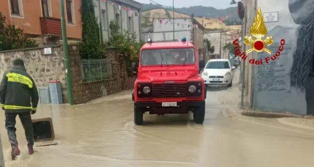 Ondata di maltempo nel Cagliaritano e provincia, numerosi gli interventi dei Vigili del Fuoco