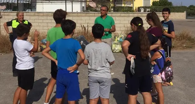 I bambini di “Su Furraghe” ripuliscono l’ambiente dai rifiuti