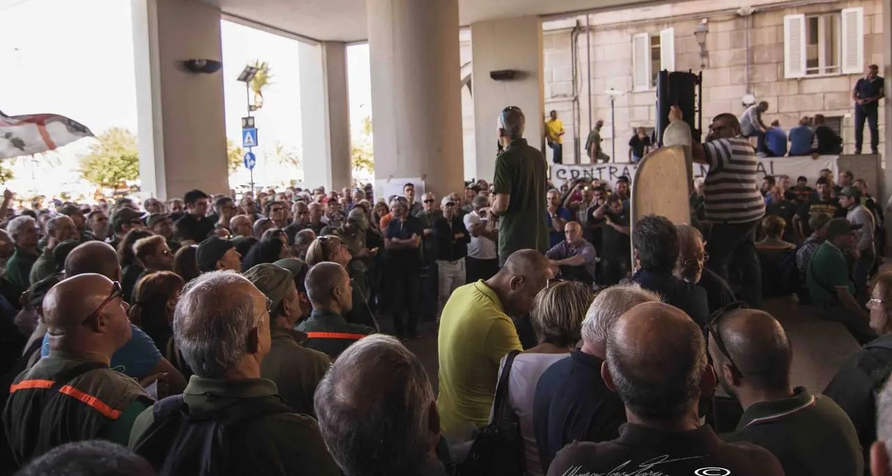 “Delibere mai pubblicate”: Forestas sul piede di guerra