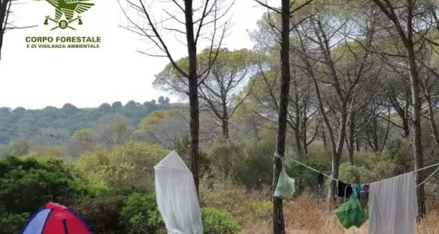 Campeggiatori abusivi a Siniscola, scatta la multa per alcuni turisti