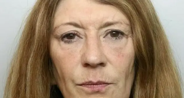Scopre che il marito aveva violentato i figli: lo uccide nel sonno versandogli addosso acqua zuccherata bollente