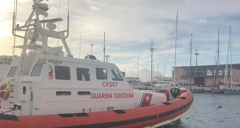 Tragedia in mare, due corpi recuperati nel sud Sardegna, forse migranti
