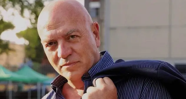 Il segretario del Pc Rizzo stappa lo champagne per la morte di Gorbaciov, scatenando la polemica