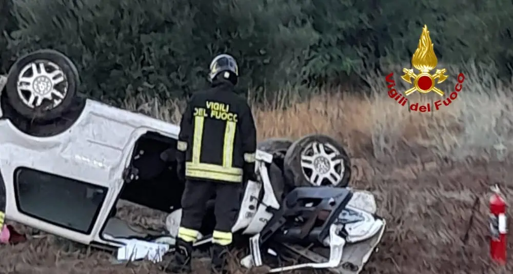 Senorbì. Schianto sulla 125, donna estratta dall'abitacolo dai Vigili del fuoco