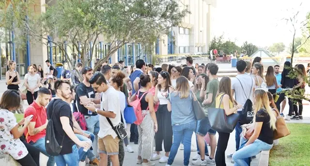 Università, via al test di ammissione ai corsi di Medicina e Chirurgia: ecco l’esercito dei candidati