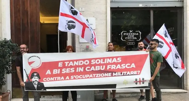 Presidio di Caminera Noa sotto la sede del Psd'Az di Cagliari