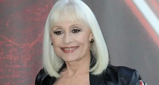 Il volto di Raffaella Carrà su una moneta da 2 euro dal 2023