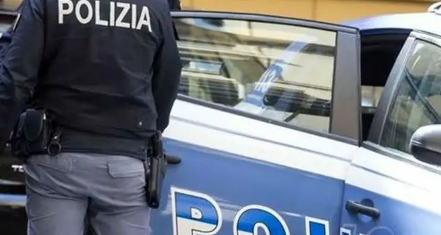 Cagliari. Evade dai domiciliari, ruba e indossa capi di abbigliamento per un valore di 145 euro, arrestato 22enne