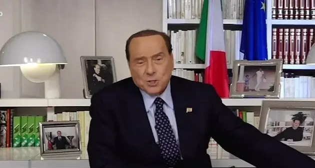 Berlusconi, il primo video TikTok fa 8 milioni di visualizzazioni: record mondiale per un \"esordiente\"