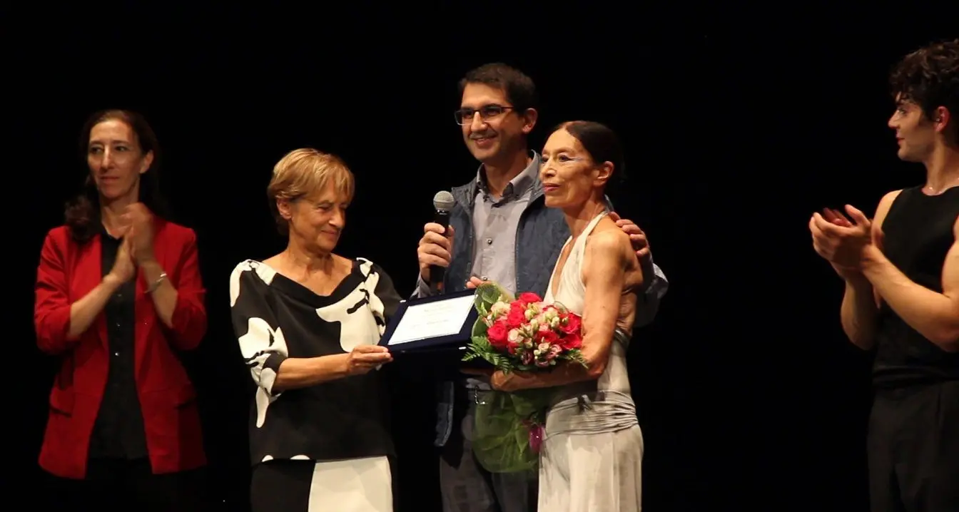 “Corpi in movimento”, a Luciana Savignano il premio alla carriera