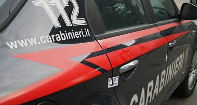 Calci e pugni alla madre, 26enne arrestato a Samassi