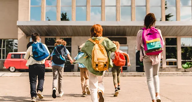 Scuola: al via le lezioni con supplenti precari sardi in piazza