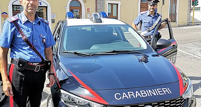 Ladruncoli scoperti dai Carabinieri dentro l’agenzia di viaggi, denunciate tre persone