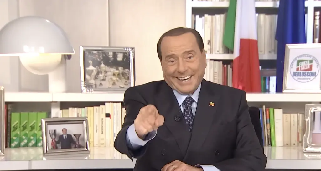 Elezioni 2022. Berlusconi dà del tu agli elettori: \"Ciao, sei contento?\"