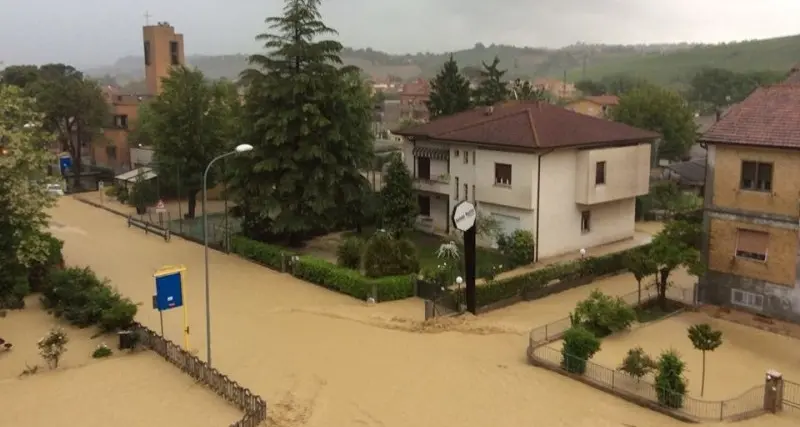 Pianello di Ostra, morti padre e figlio: \"Nelle case acqua fino al soffitto\"