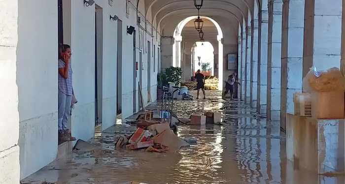 Nubifragio nelle Marche: almeno i 10 morti. Quattro i dispersi, tra loro due bambini