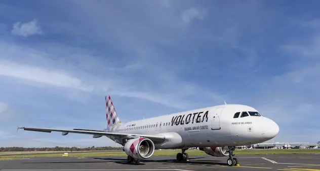 Ita-Volotea, stop in anticipo ai voli in continuità per il rincaro carburanti