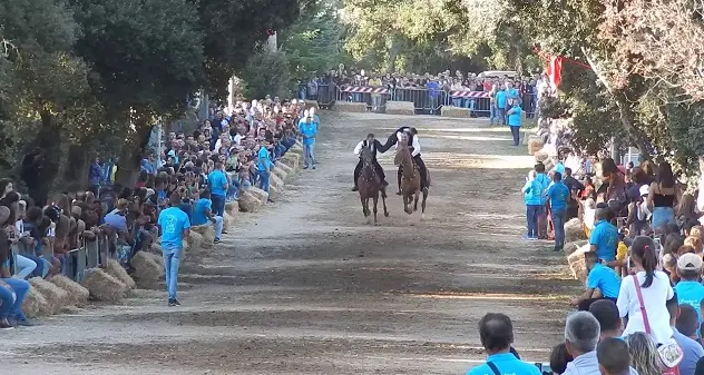 Che gioia a Bonorva. Il cavaliere Marco sveglio dopo tre settimane di coma