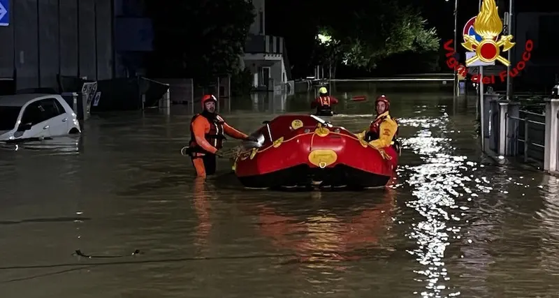 Alluvione nelle Marche: ritrovato lo zainetto di Mattia. Il papà: “La speranza non la lascio mai”