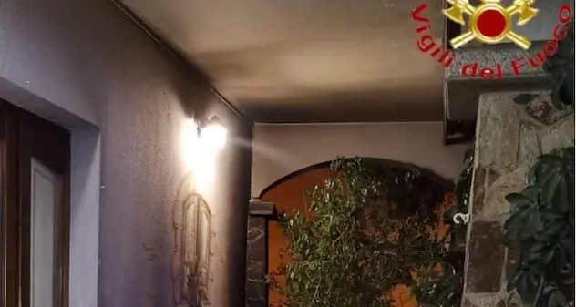 Attentato Siniscola. Emiliano Fenu (M5s): “Atto inqualificabile”