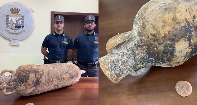 Nuoro. Rinvenuta in casa di un imprenditore anfora di epoca imperiale: denunciato
