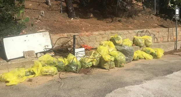Lotta all’abbandono indiscriminato dei rifiuti: 150 volontari ripuliscono Porto Frailis e Cala Moresca