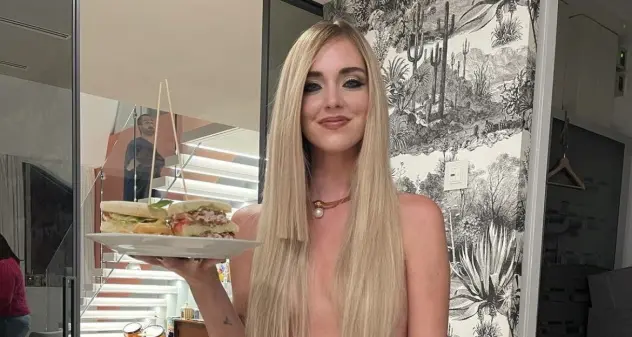 Chiara Ferragni nuda su Instagram fa impazzire i fan