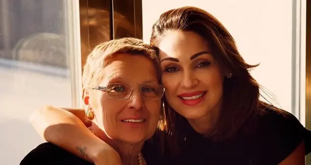 Lutto per Anna Tatangelo: a 67 anni muore la madre Palmira