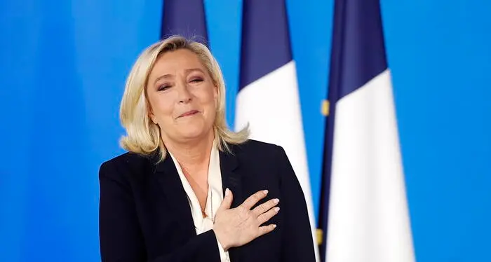 Le Pen esulta: “Complimenti a Meloni e Salvini”