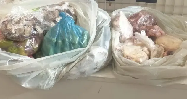 Sequestrati 80 chili di cibo in decomposizione pronto per la vendita a due senegalesi e a una egiziana