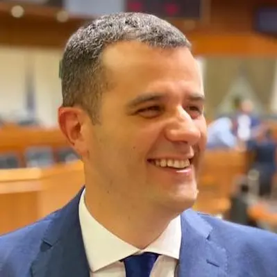 Mura (FdI) contro Todde: \"Rimbalza le responsabilità sui fondi stradali\"