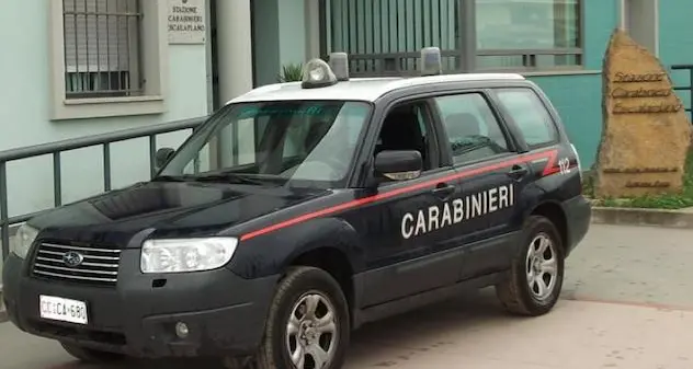 Aggredisce e minaccia di morte i Carabinieri: arrestato