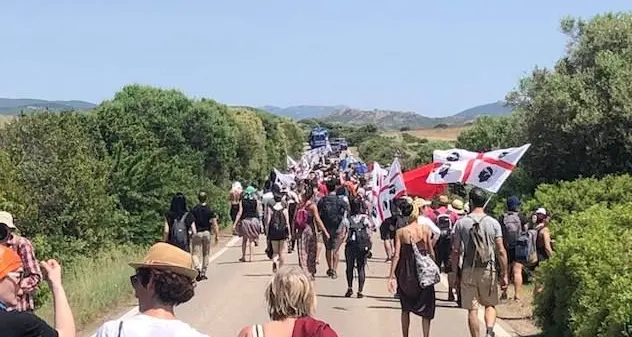 Esercitazioni Nato in Sardegna: domenica 16 ottobre protesta in piazza ad Arbus
